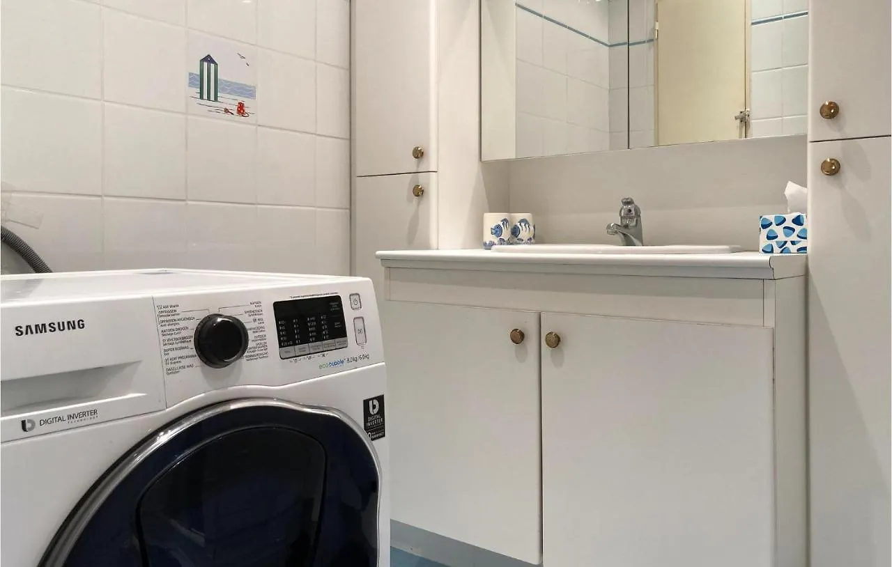 Awesome Apartment In Oostende With House Sea View 0*, אוסטנדה
