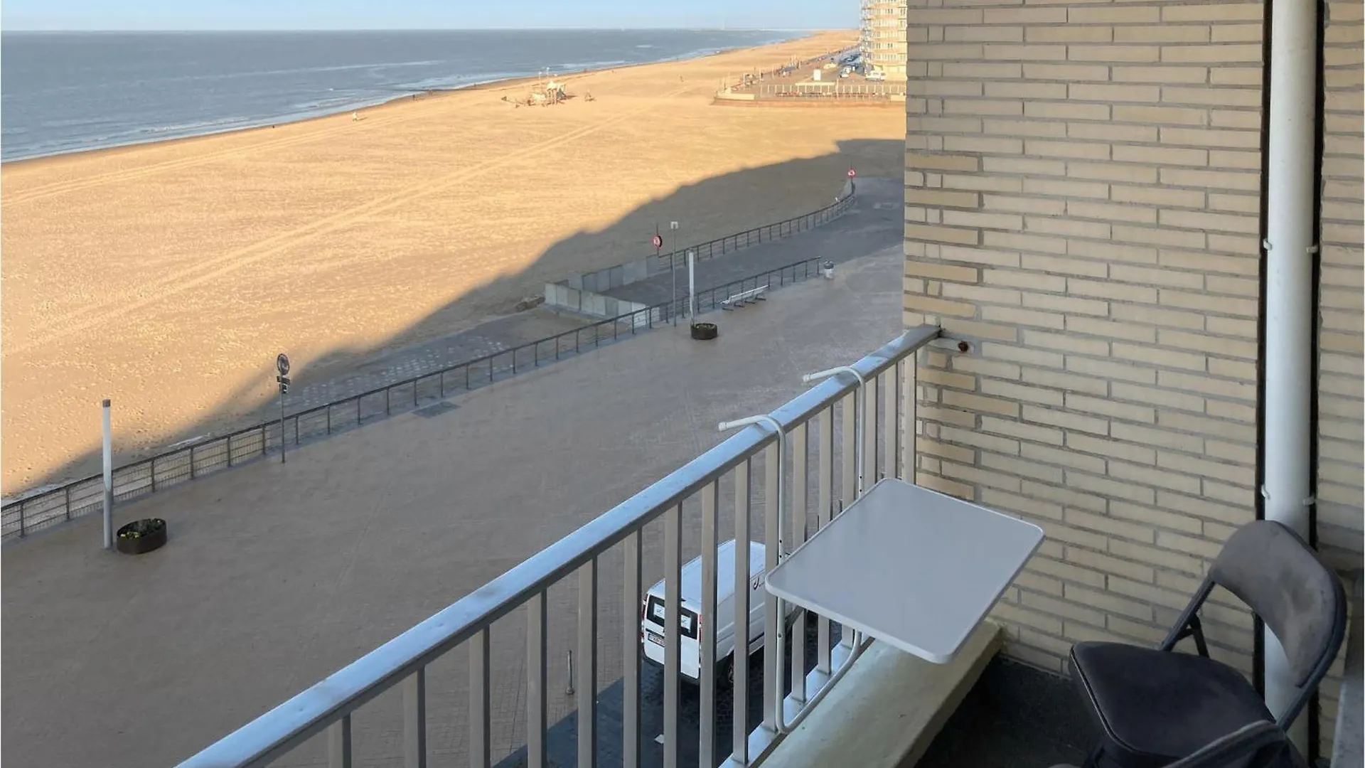 Awesome Apartment In Oostende With House Sea View בלגיה