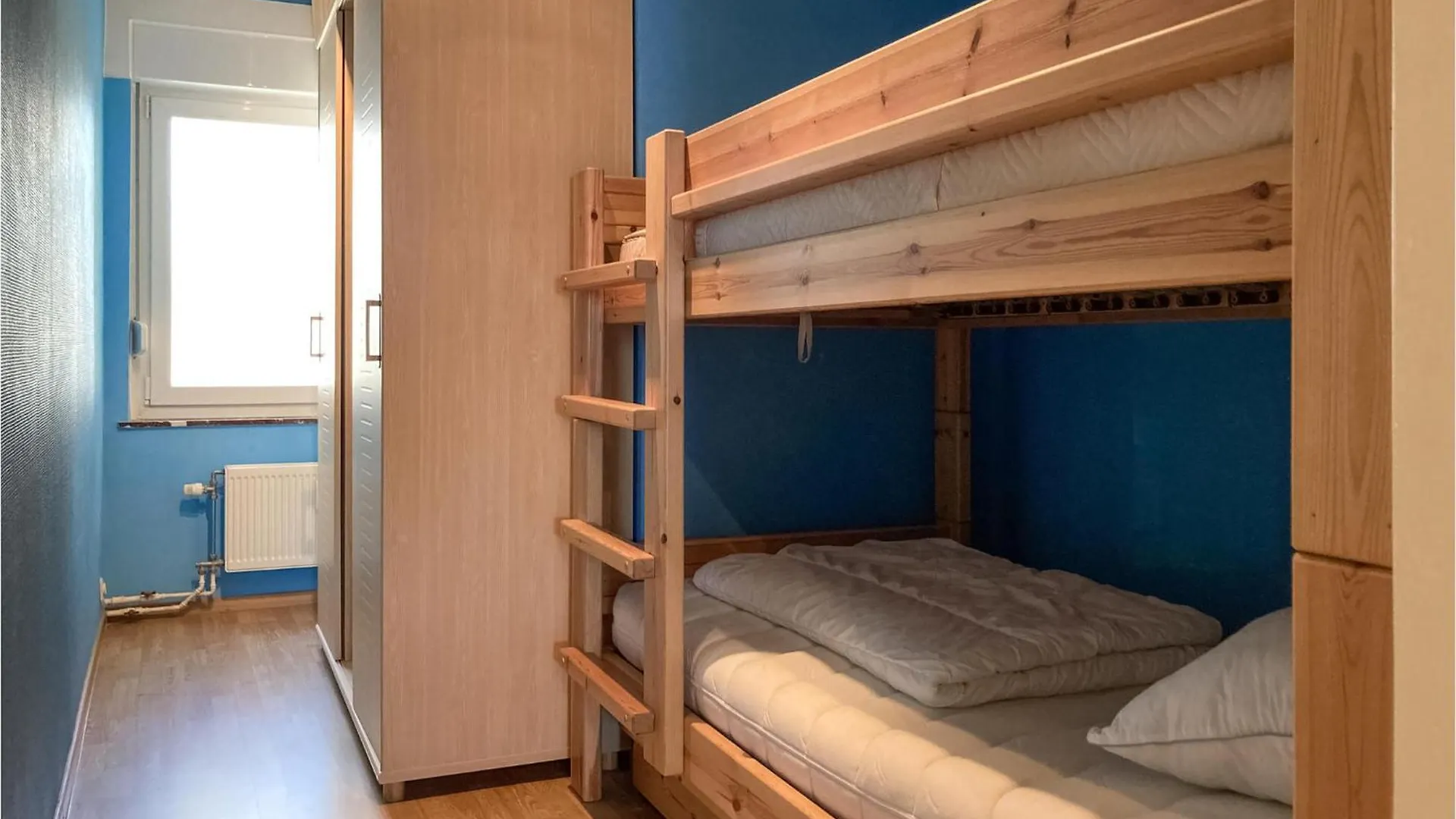 Awesome Apartment In Oostende With House Sea View בלגיה