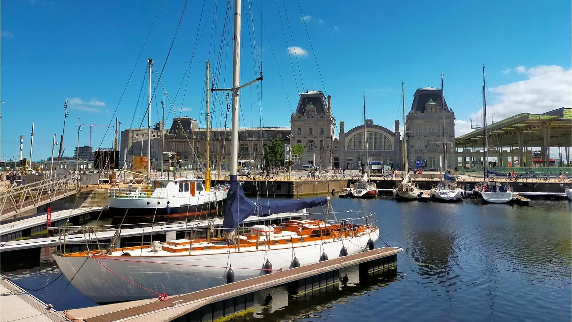 Awesome Apartment In Oostende With House Sea View